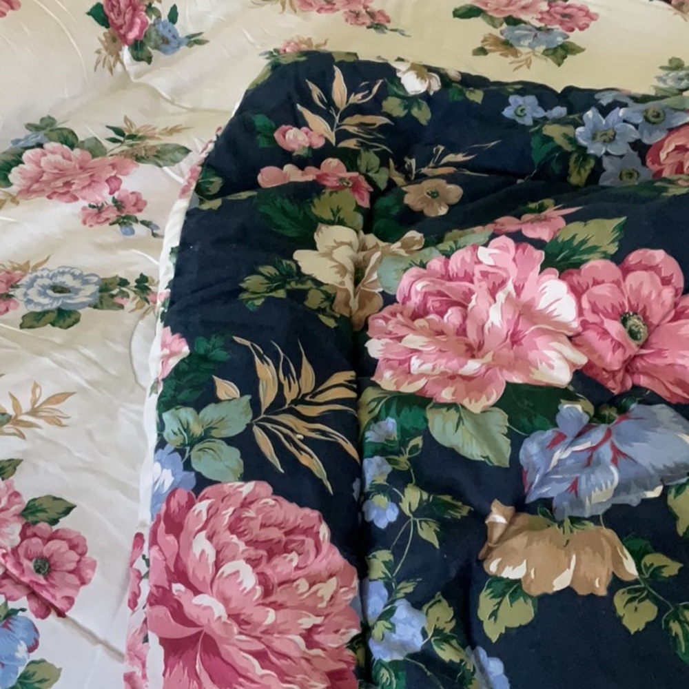 🌸 Vintage ‘Empress Garden’ king comforter. Never used. Rare pattern. - Picture 8 of 16